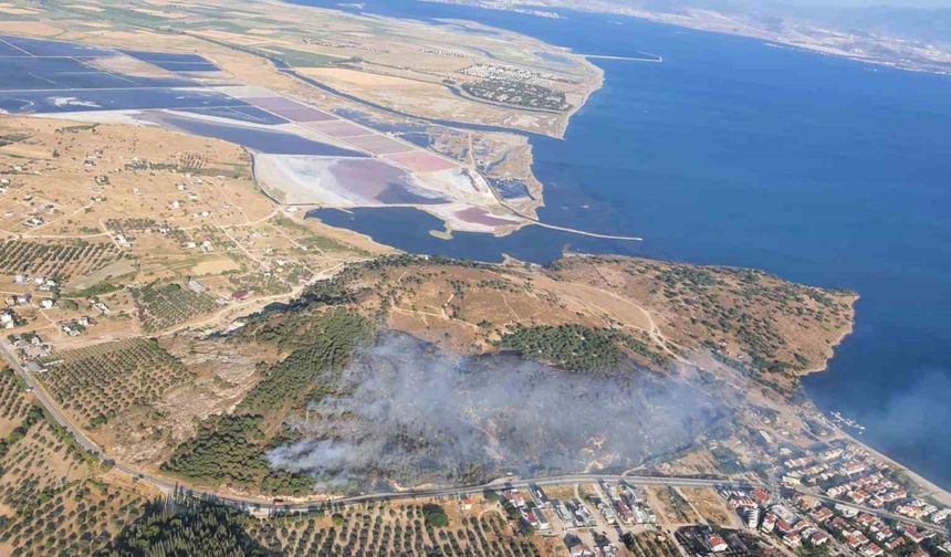 İzmir’de orman yangını kontrol altında
