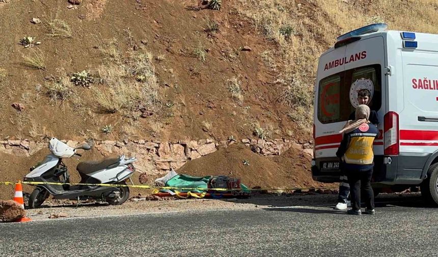 Kontrolden çıkan motosiklet devrildi: 1 ölü, 1 yaralı