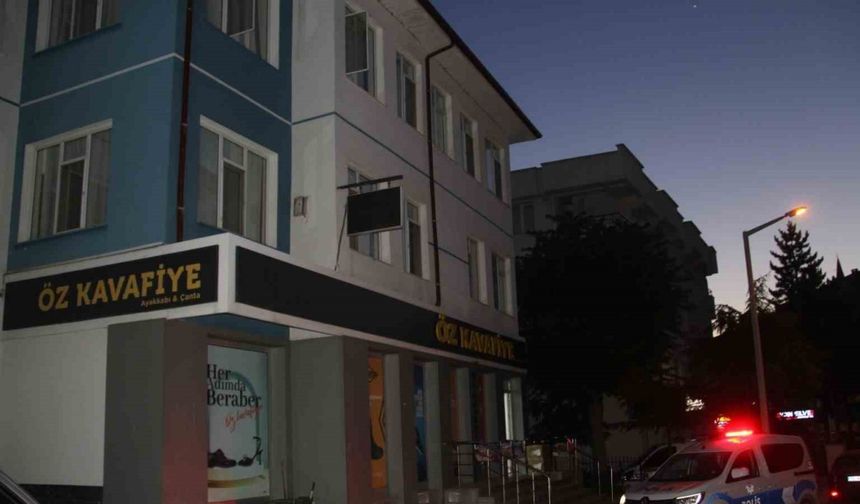 Otelin 3. katından düşen 2 yaşındaki çocuk yaralandı