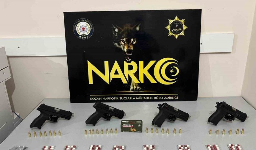 Polisin uyarı ateşiyle durdurulan araçtan uyuşturucu ve silahlar çıktı