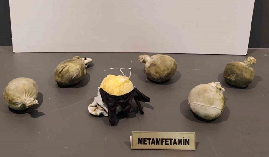 Samsun’da bir araçta 1 kilo metamfetamin ele geçirildi: 3 gözaltı