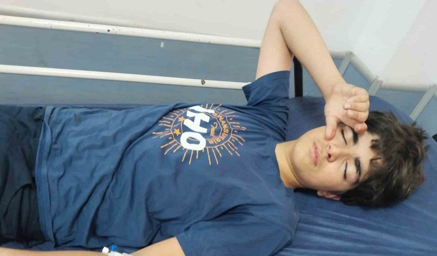 Voleybol filesine takılan öğrenci ölümden döndü: O anlar kamerada
