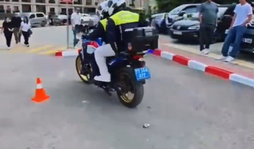 Yalova’da kimliğini unutan öğrencinin imdadına motosikletli jandarma yetişti