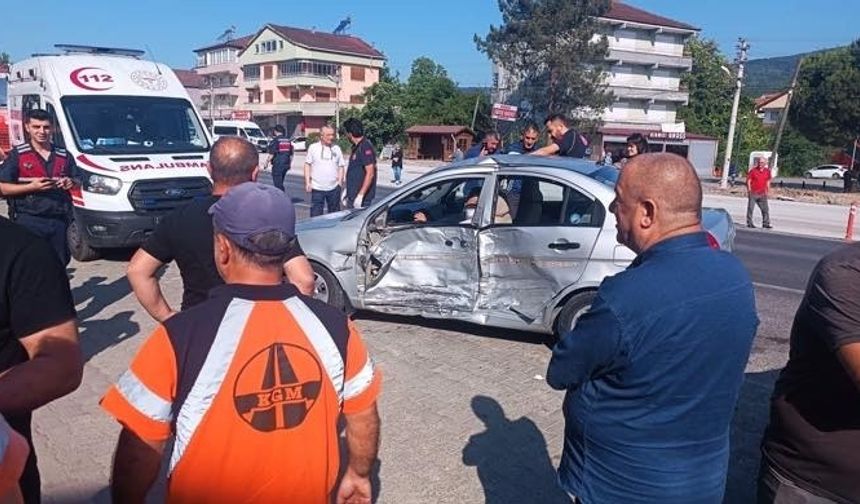 Zonguldak’ta trafik kazası: 1’i çocuk 4 yaralı