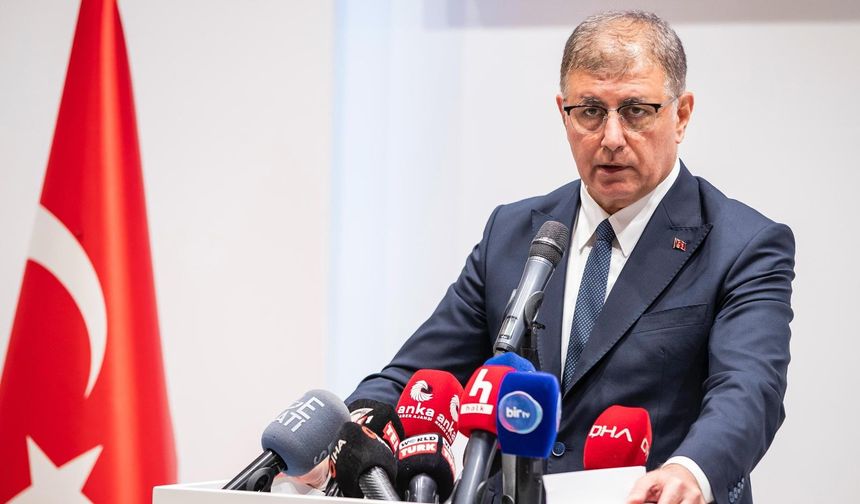 Cemil Tugay imzaladı, operasyon başladı... İzmir CHP'ye operasyonun ayrıntılar