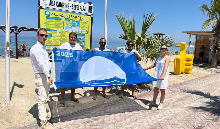 Kuşadası plajları 25 Mavi Bayrak'la taçlandı