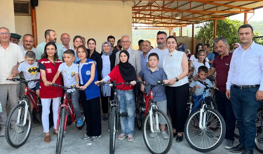 Muğla’da kitap okuyan çocuklara bisiklet hediyesi