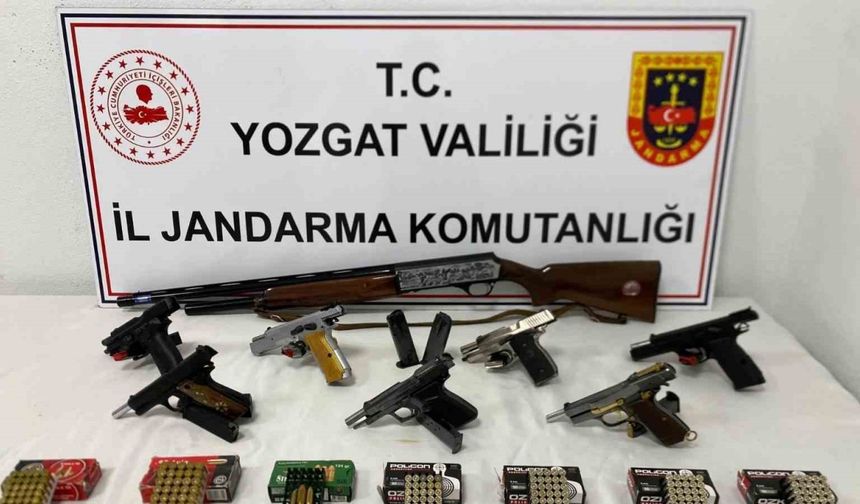 Evin bahçesinden cephanelik çıktı