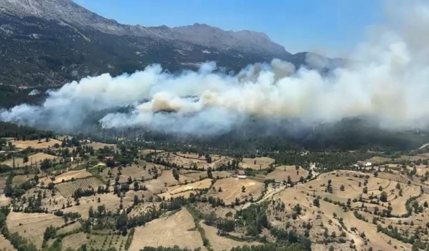 Isparta’daki orman yangınına havadan ve karadan müdahale devam ediyor