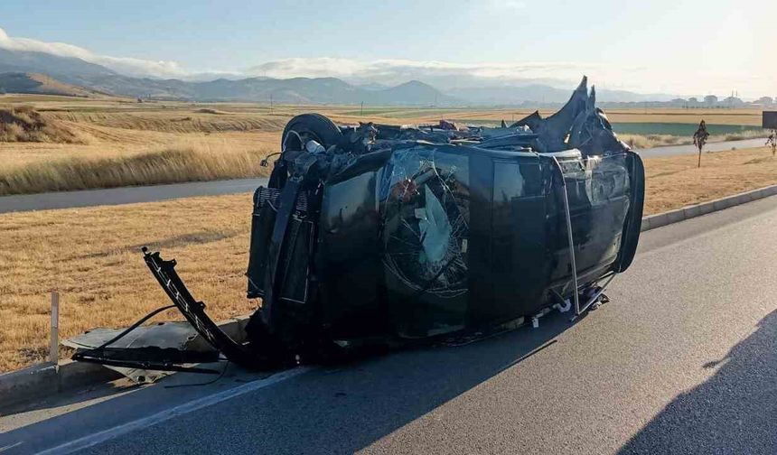 Merzifon’da traktör ve araç çarpıştı: 1 ölü, 4 yaralı