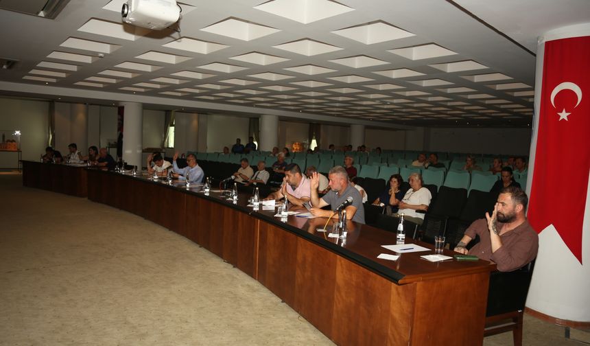 Efes Selçuk Meclisi’nde AK Parti’ye yatırım tepkisi: Hakkımızı alamıyoruz