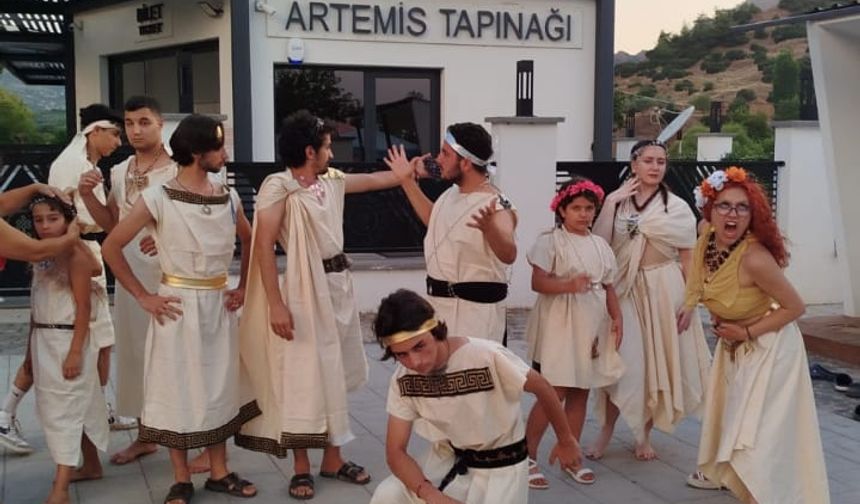Salihli'de 10. Uluslararası Dionysos Tiyatro Şenliği başlıyor