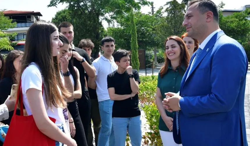 Bornova Belediyesi 2 Bin Öğrenciye Ücretsiz Eğitim Verecek