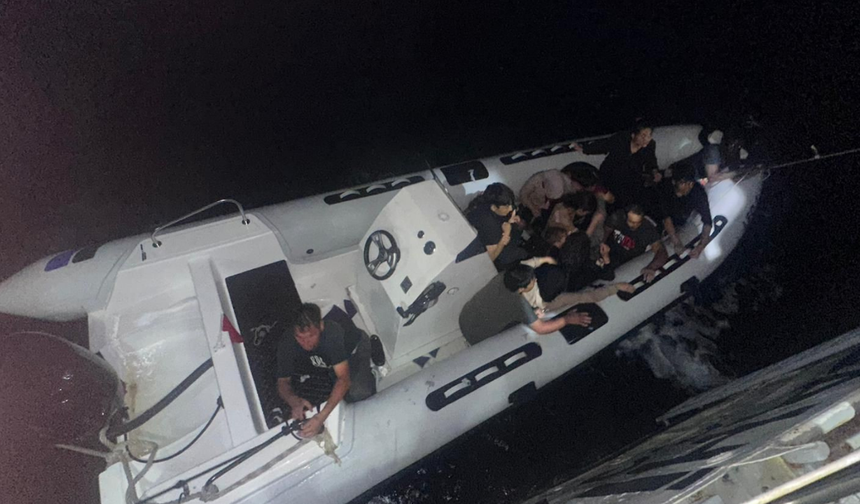 Didim açıklarında 15 göçmen kurtarıldı
