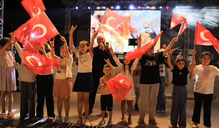Ahmet Öngel Çameli festivalinde milli duyguları canlandırdı
