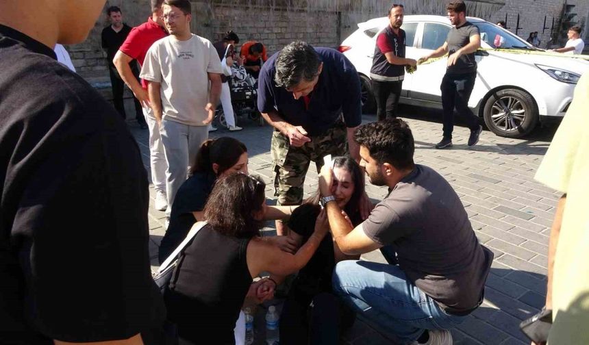 Taksim’de polis aracı kaza yaptı: 4 polis yaralı