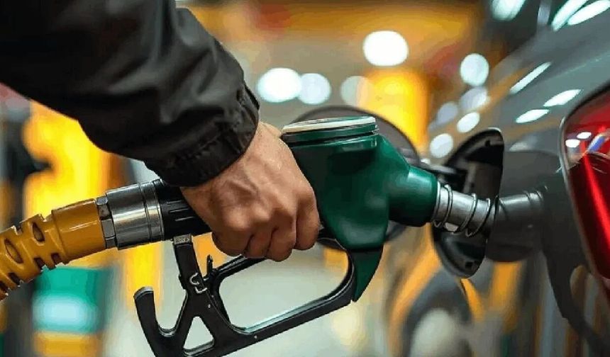 Akaryakıt zammı Resmî Gazete kararıyla iptal edildi