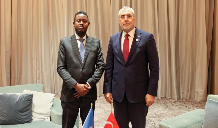 Bakan Işıkhan Libya Çalışma Bakanı Azum ile bir araya geldi