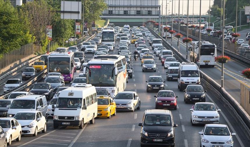 TÜİK: İzmir'de kayıtlı araç: 2 milyon 60 bin 740