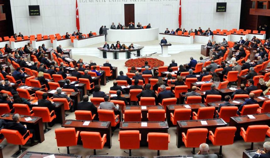 Özgür Özel'in dokunulmazlık dosyası Meclis'e sunuldu