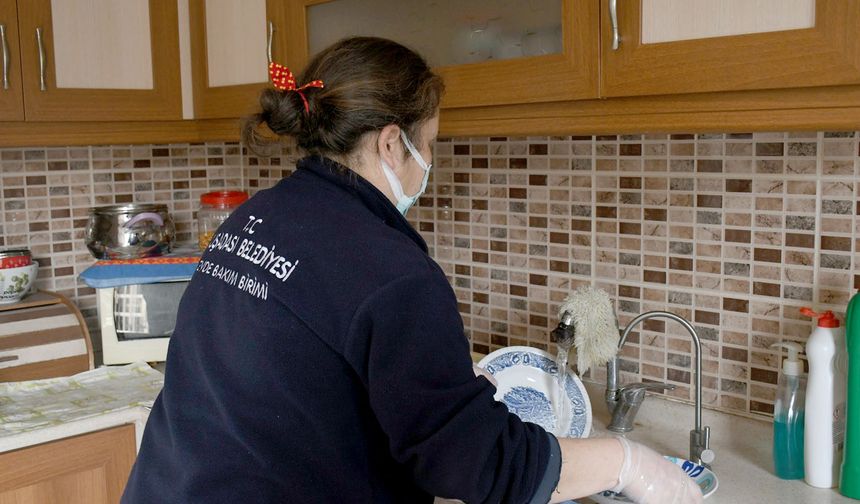 Kuşadası'nın yardım melekleri̇ görev başında