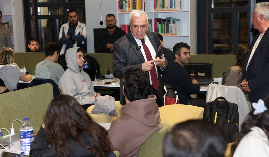 Başkan Şadi Özdemir'den üniversitelilere vize morali