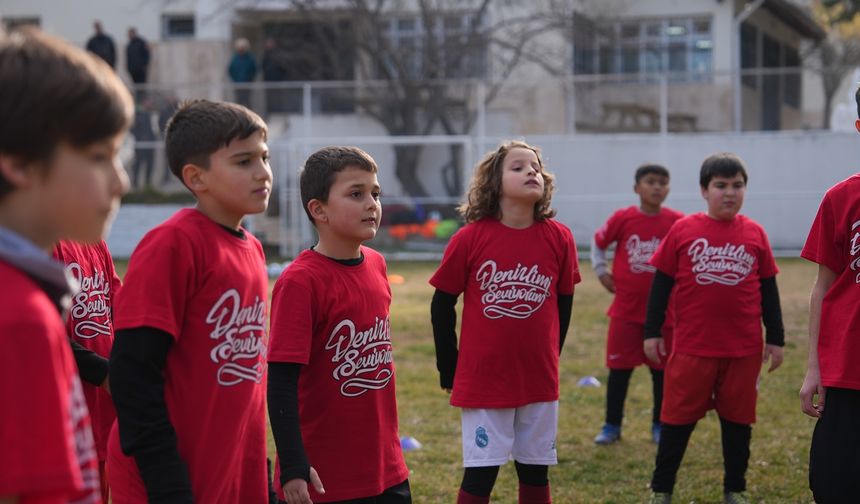 Büyükşehir’den geleceğin yıldızlarına futbol kampı