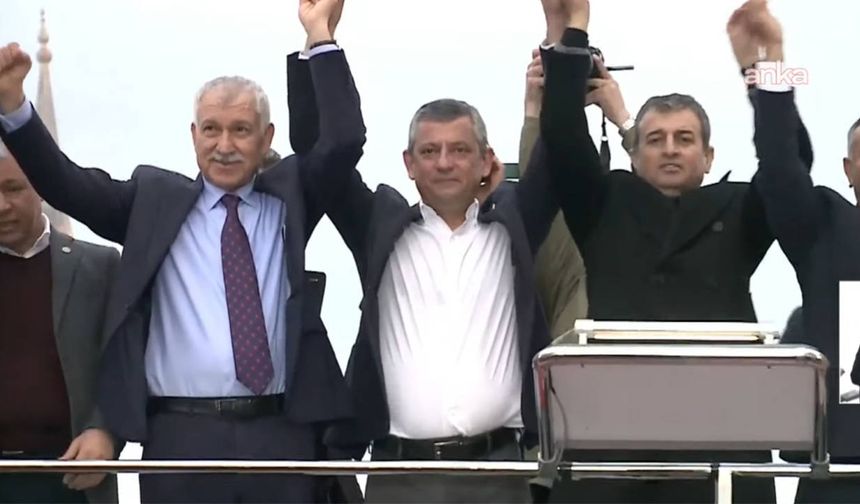 Adana’da miting gibi buluşma! Özel’den Karalar çağrısı
