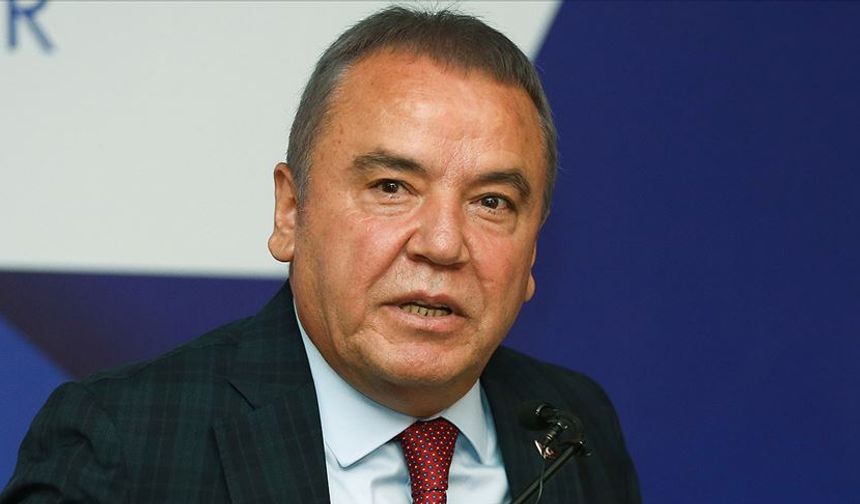 Muhittin Böcek hastaneye kaldırıldı!