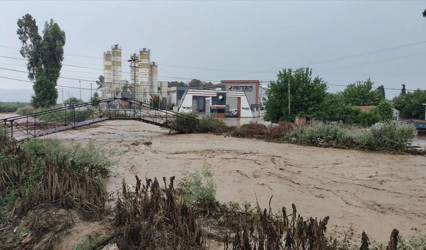 Şiddetli yağış Aydın’ı vurdu: 9 ev boşaltıldı