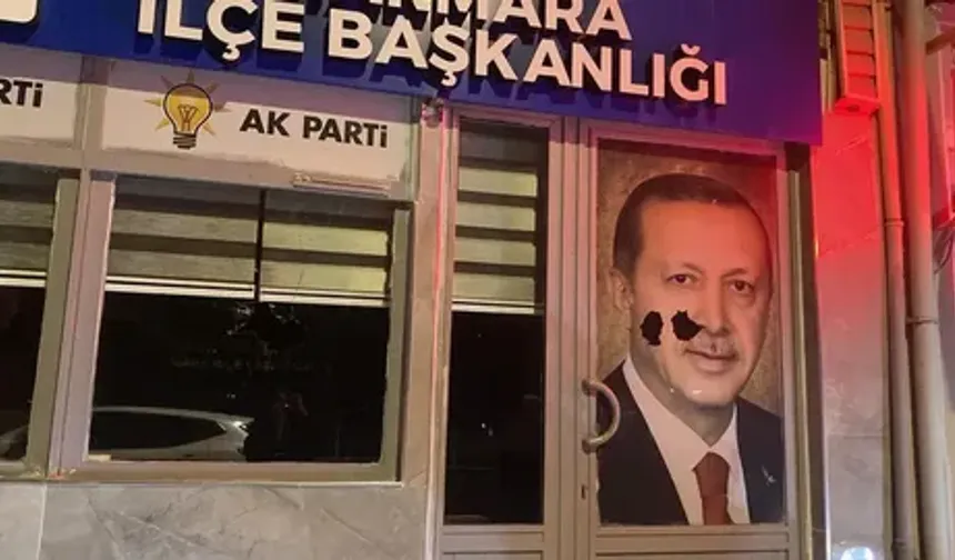 Balıkesir’de AKP ilçe başkanlığına taşlı saldırı