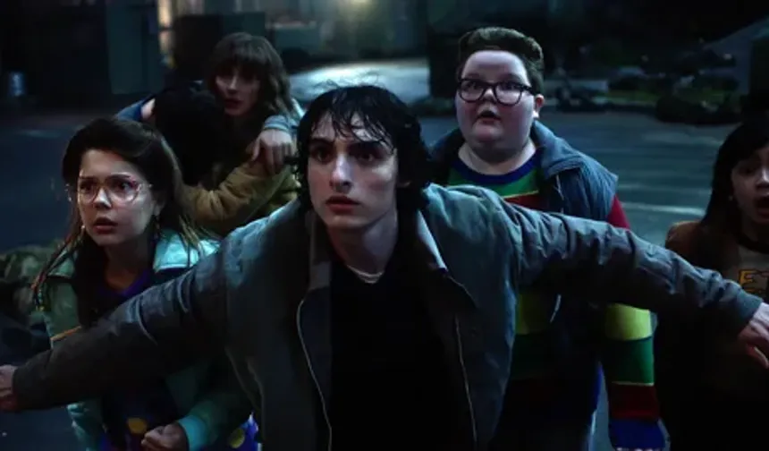 Stranger Things yan dizi 23 Nisan’da geliyor