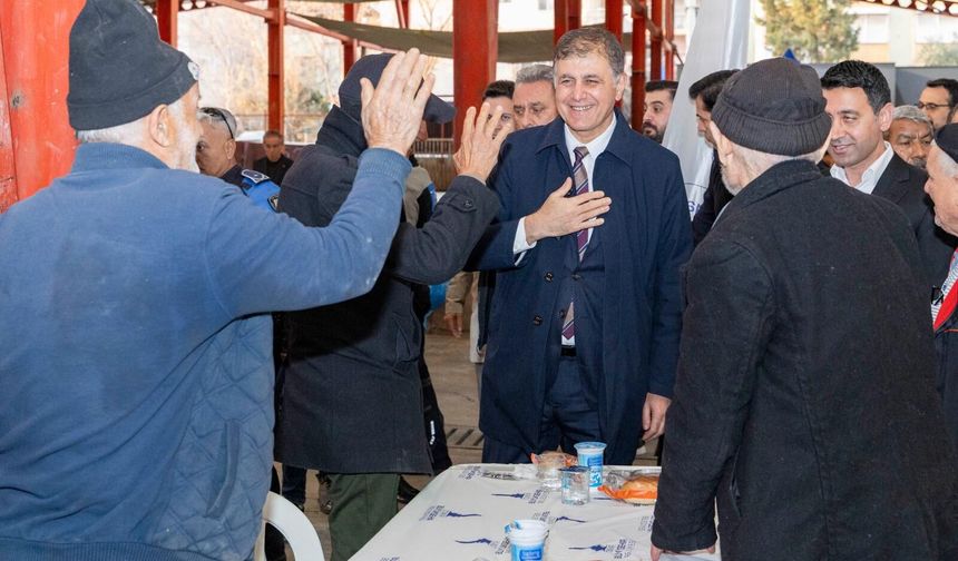 İzmir’de ramazan sofraları büyüyor, destekler artıyor