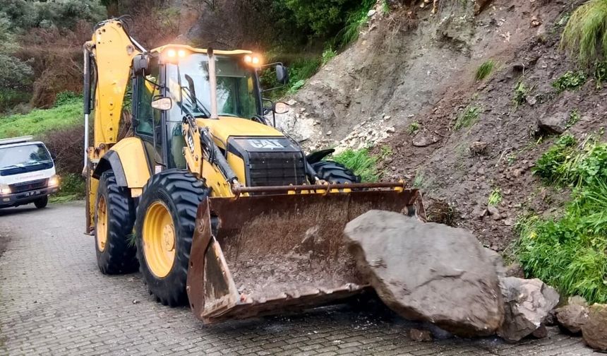 Efeler Belediyesi'nden yağış sonrası yollara hızlı müdahale