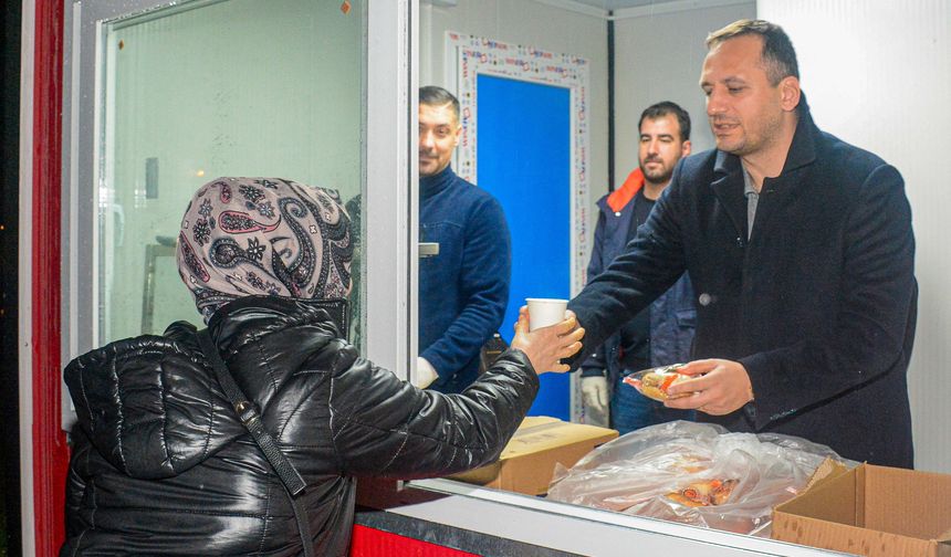 Bornova’da sabahlar sıcak çorba ile ısınıyor