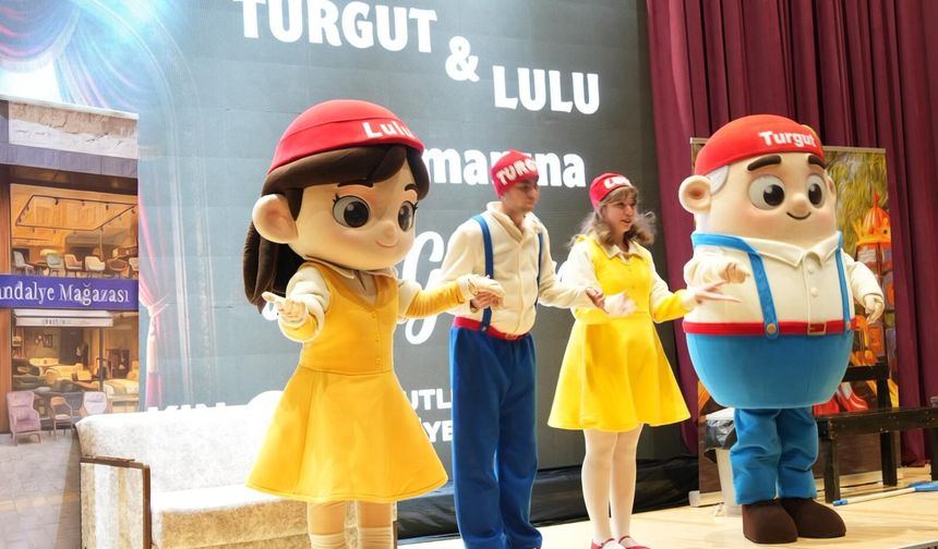 Turgutlu’da Yeni Dönem: Turgut ve Lulu Sahneye Çıktı