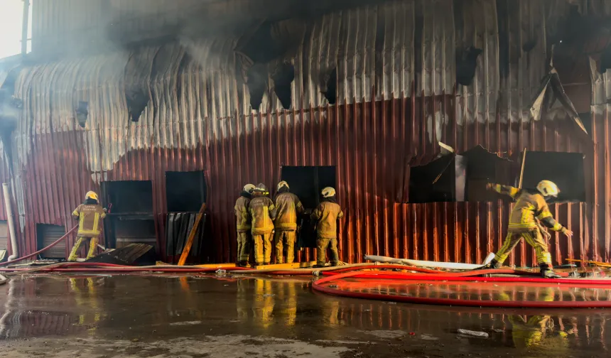 İzmir Karabağlar’da korkutan yangın