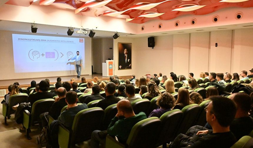 Manisa personeline yapay zekâ ve veri yönetimi eğitimi