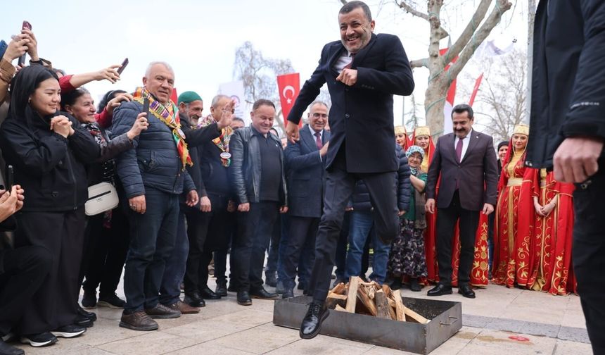 Denizli’de Nevruz coşkusu: Bahara görkemli “Merhaba”