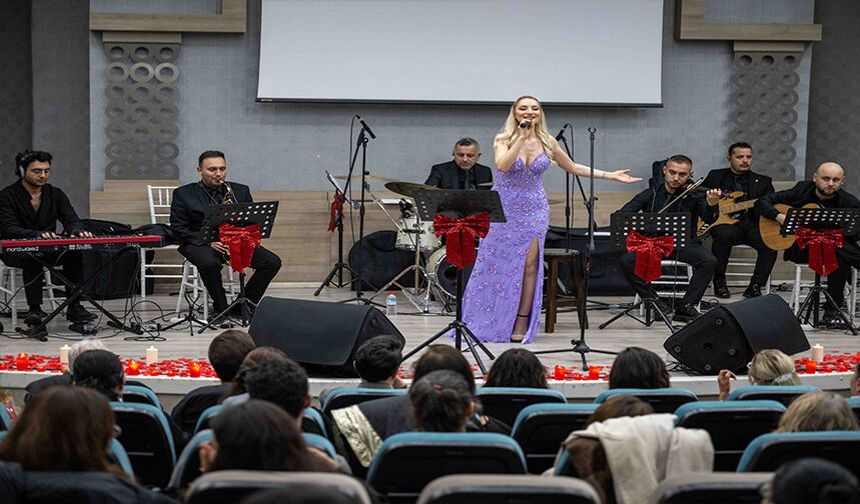 Bornova’da romantik müzik rüzgarı