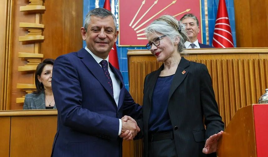 Emine Ülker Tarhan CHP’ye geri döndü