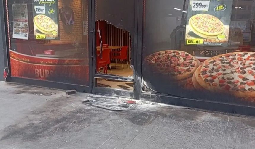 Bursa’da pizza şubeleri kundaklandı!