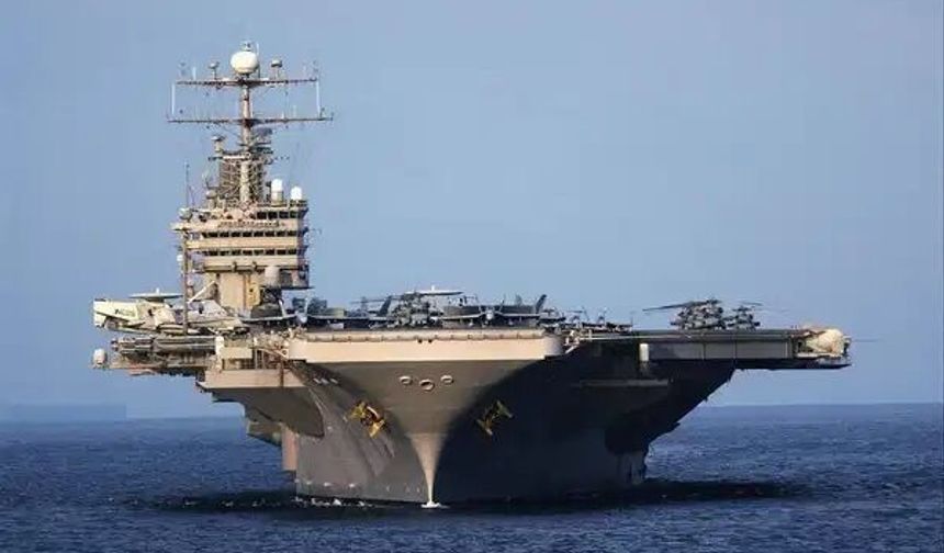İran, ABD uçak gemisine saldırdığını iddia etti