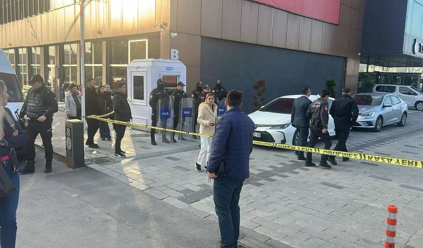 Uşak Belediyesi'ne polis ablukası