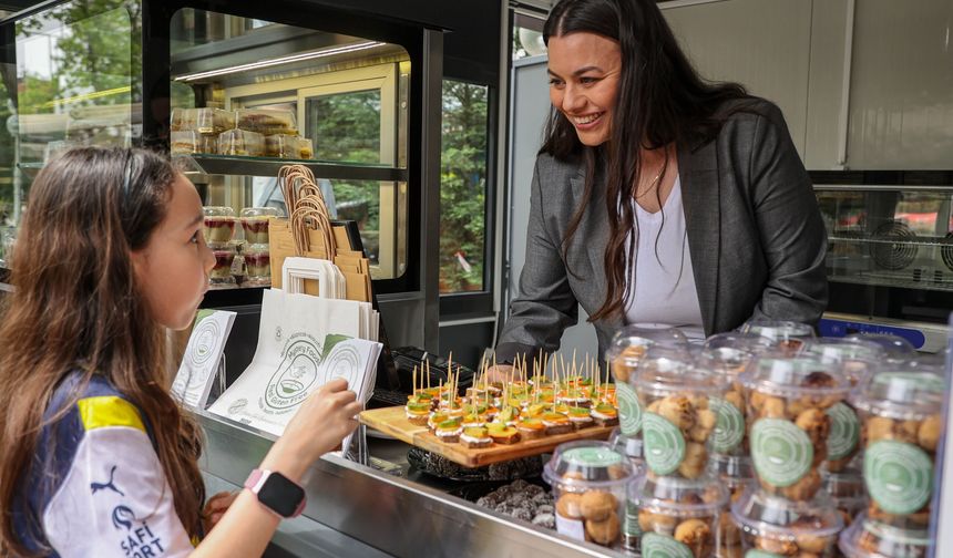 Yetişkin sözünü tuttu: Menderes Park’ta vegan kafe açıldı