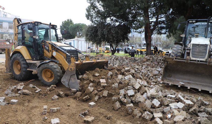 Turgutlu Belediyesi ekiplerinden eş zamanlı çalışma