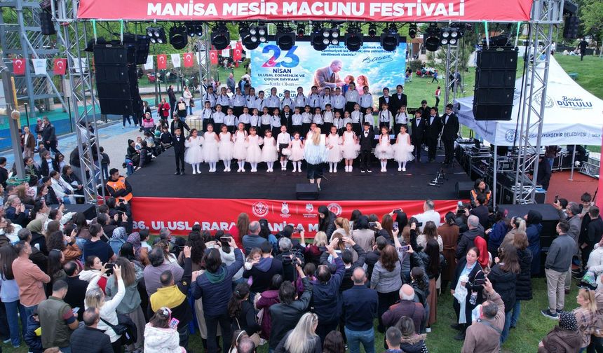 Manisa’da Çocuklar 23 Nisan Coşkusunu Doyasıya Yaşadı