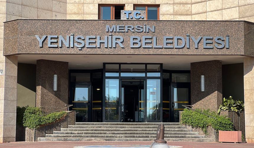 Belediyede işe gitmeyen personele 23 maaş ödendi