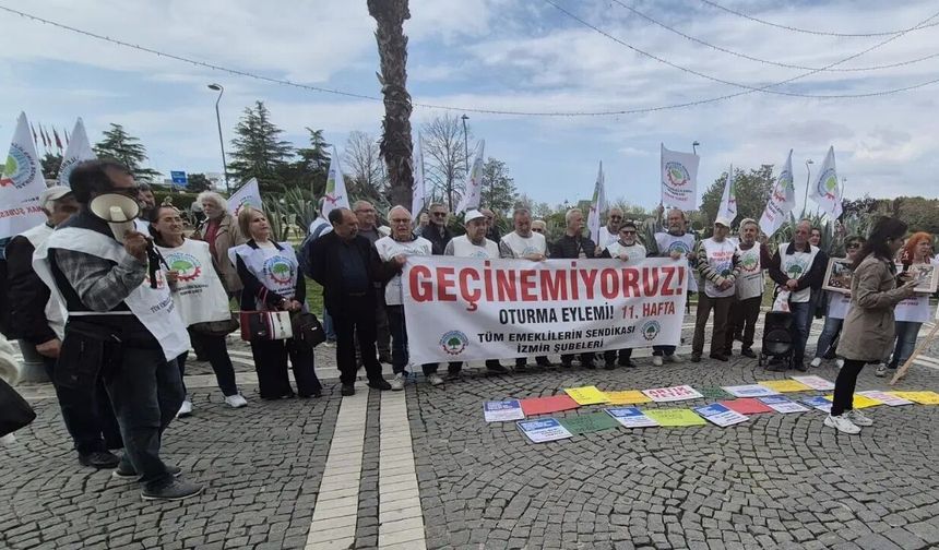 İzmir'de emeklilerden enflasyon tepkisi