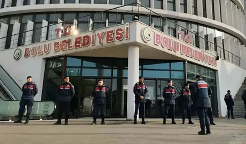 Bolu Belediyesi’ne gece operasyonu: 3 gözaltı